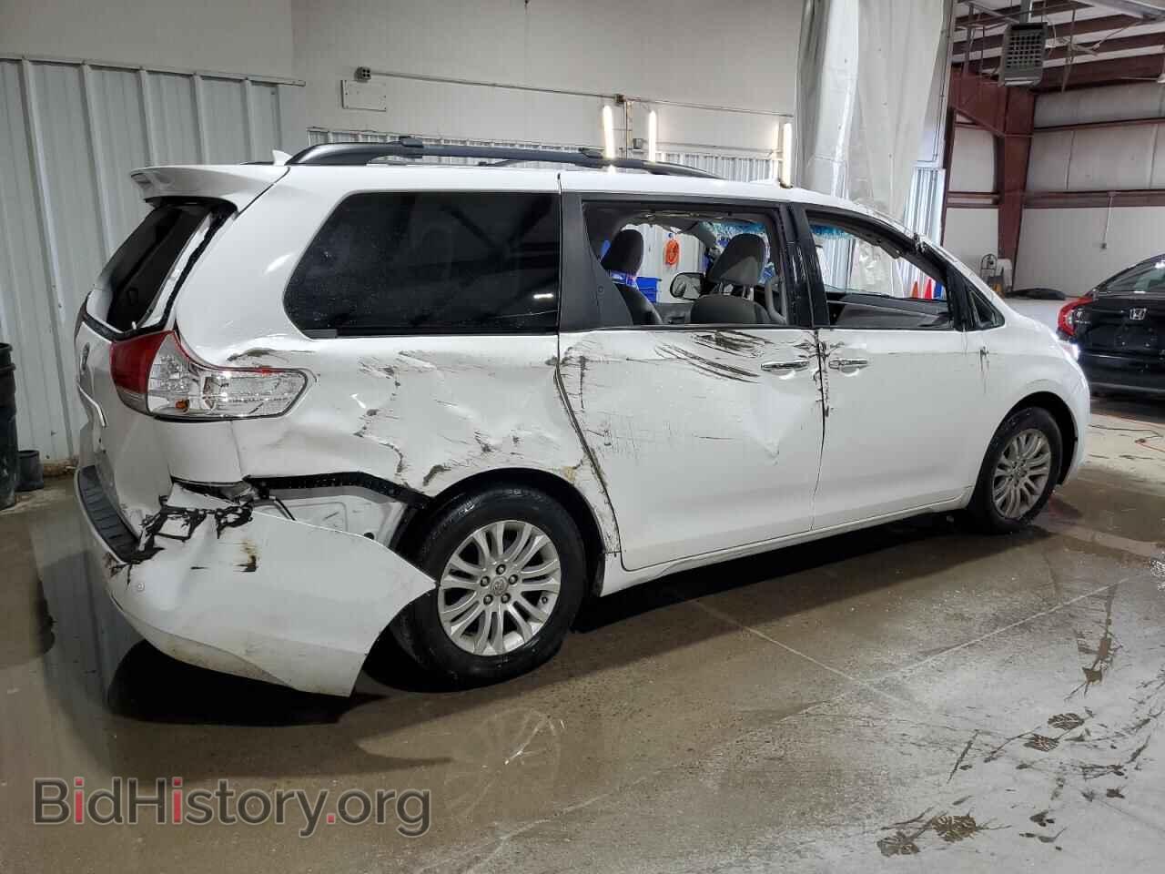 2012 TOYOTA All Models - VIN: 5TDYK3DC8CS220023 - Фото 3