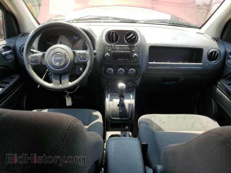 2011 Jeep COMPASS (VIN 1J4NF1FB8BD136501) — photo 8 of 13