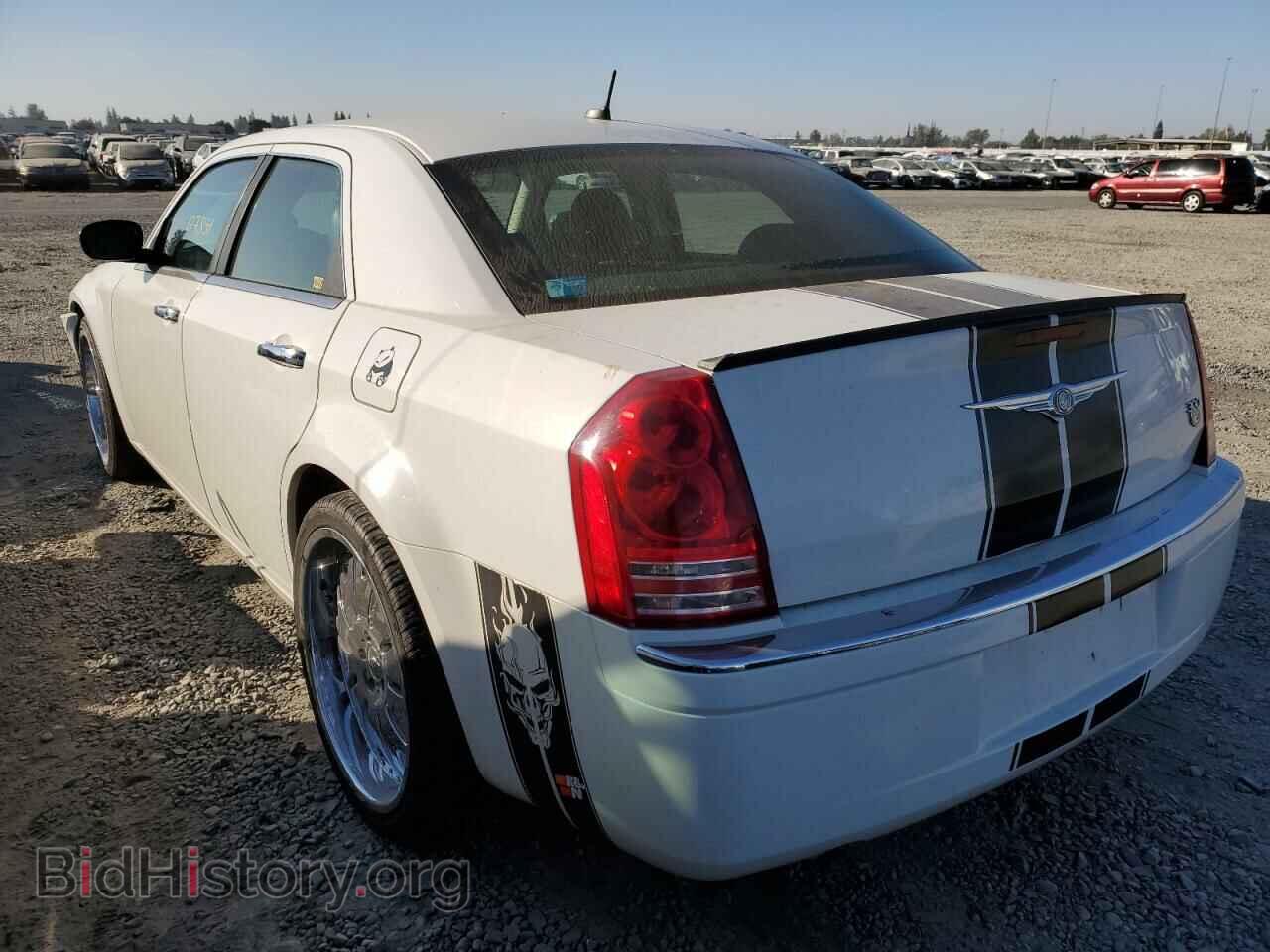 2008 CHRYSLER 300 - VIN: 2C3KA63HX8H201040 - Фото 3
