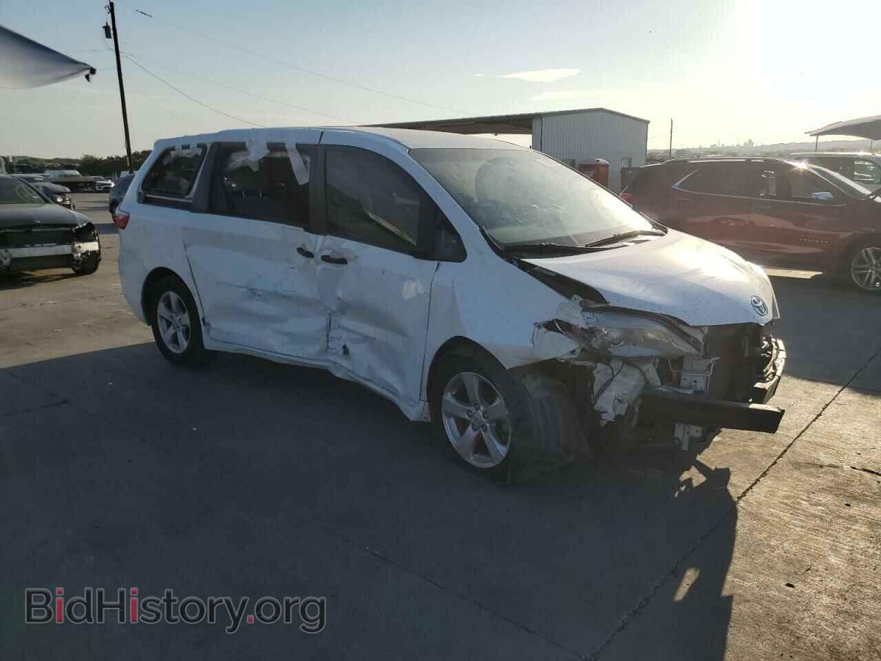 2017 TOYOTA All Models - VIN: 5TDZZ3DC4HS774019 - Фото 4