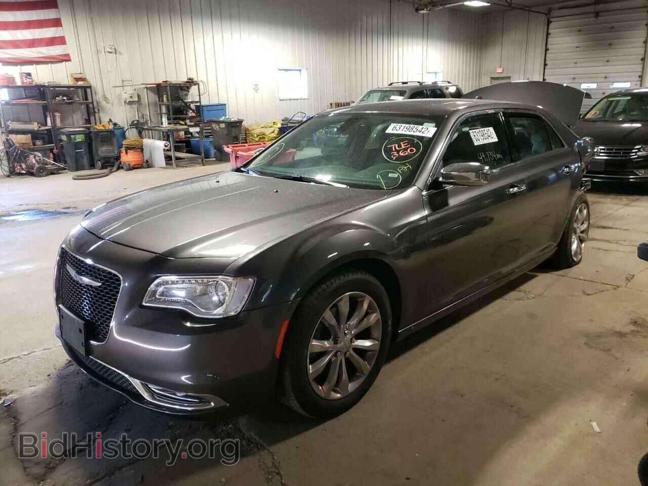 2016 CHRYSLER 300 - VIN: 2C3CCAKG0GH148180 - Фото 2