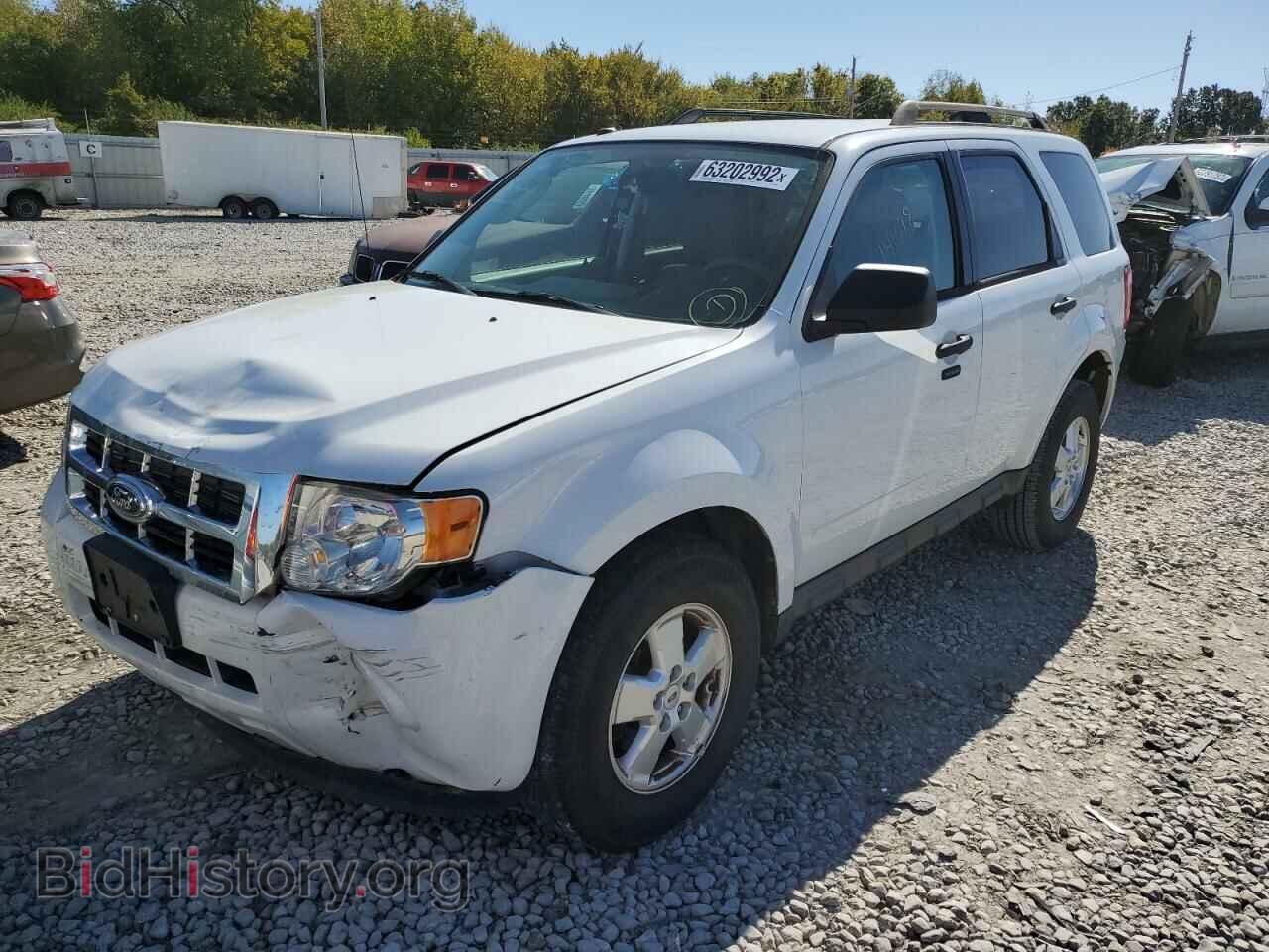 2011 FORD ESCAPE - VIN: 1FMCU0DG7BKA17048 - Фото 2