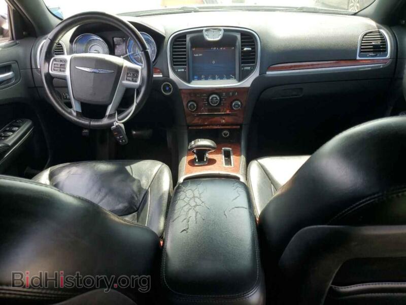 2012 Chrysler 300 (VIN 2C3CCACG9CH199184) — фото 8 из 12