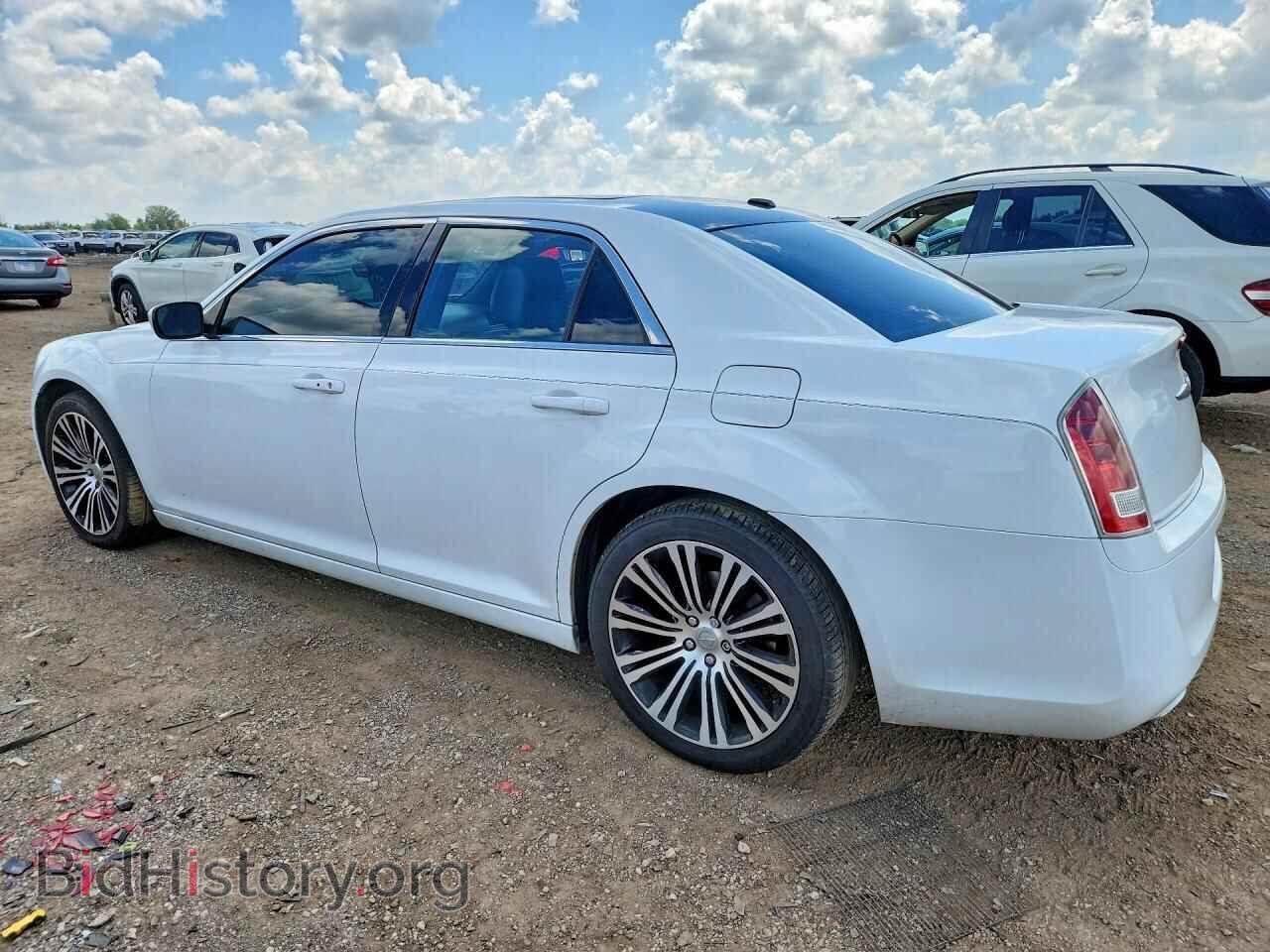 2013 CHRYSLER 300 - VIN: 2C3CCABT1DH703582 - Photo 2
