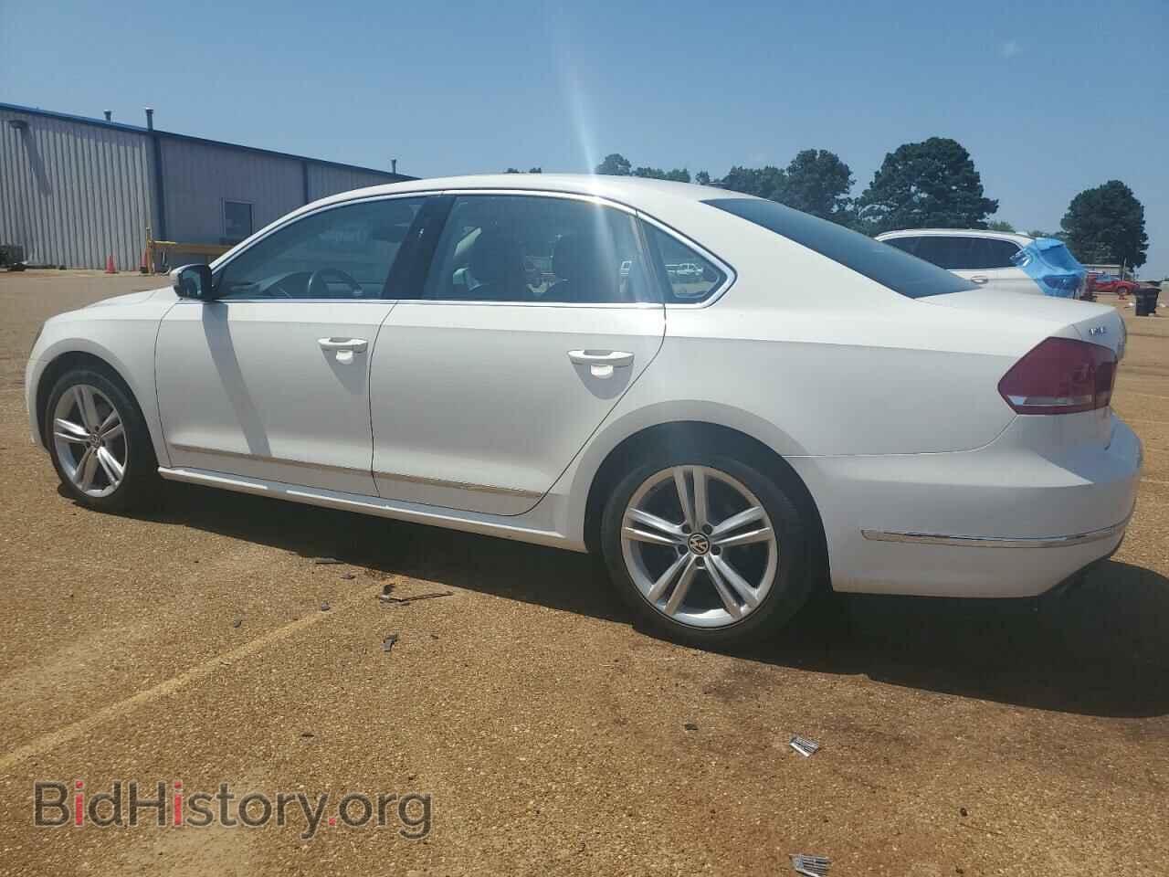 2015 VOLKSWAGEN PASSAT - VIN: 1VWCT7A38FC074857 - Фото 2
