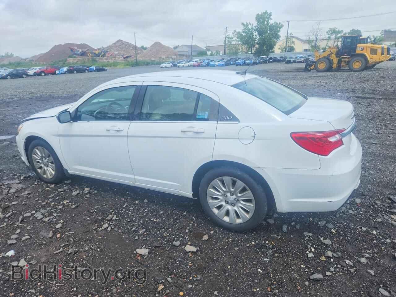 2011 CHRYSLER 200 - VIN: 1C3BC4FB6BN586245 - Фото 2