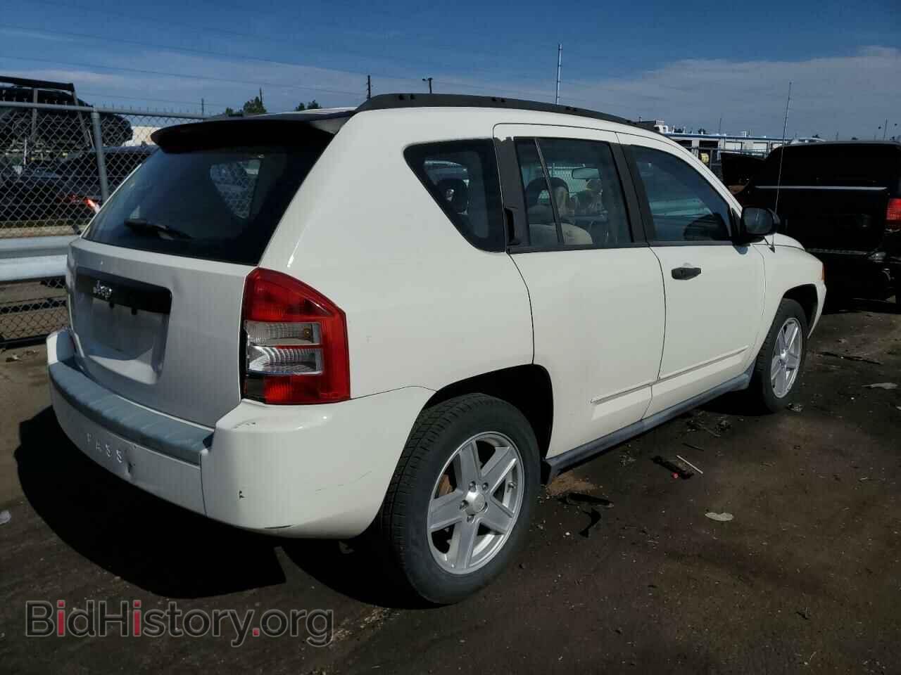 2008 JEEP COMPASS - VIN: 1J8FT47038D628632 - Фото 3
