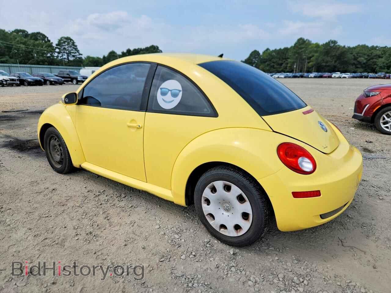 2010 VOLKSWAGEN BEETLE - VIN: 3VWPG3AG1AM010135 - Photo 2