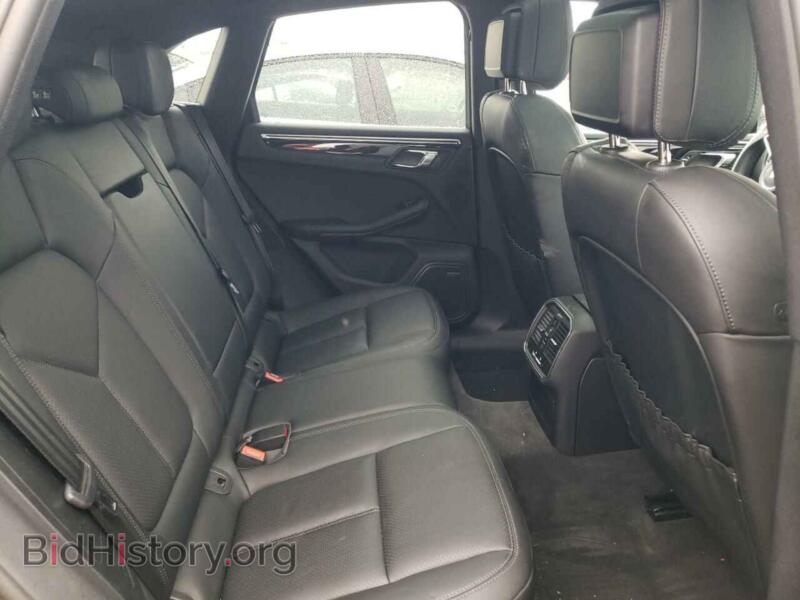 2017 Porsche MACAN (VIN WP1AB2A52HLB11176) — photo 10 of 13