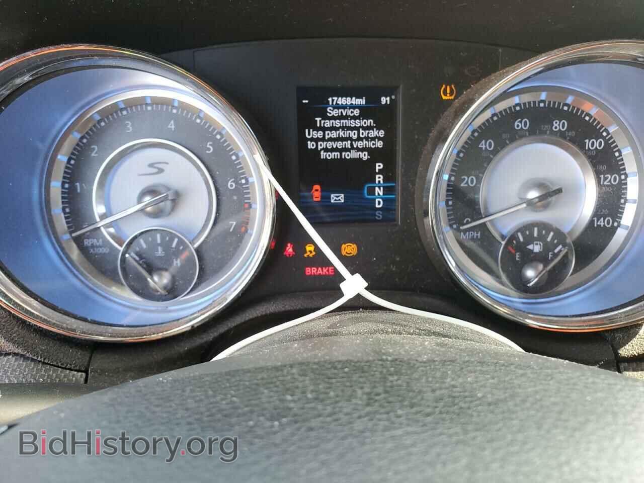 2014 CHRYSLER 300 - VIN: 2C3CCABG0EH341717 - Фото 9