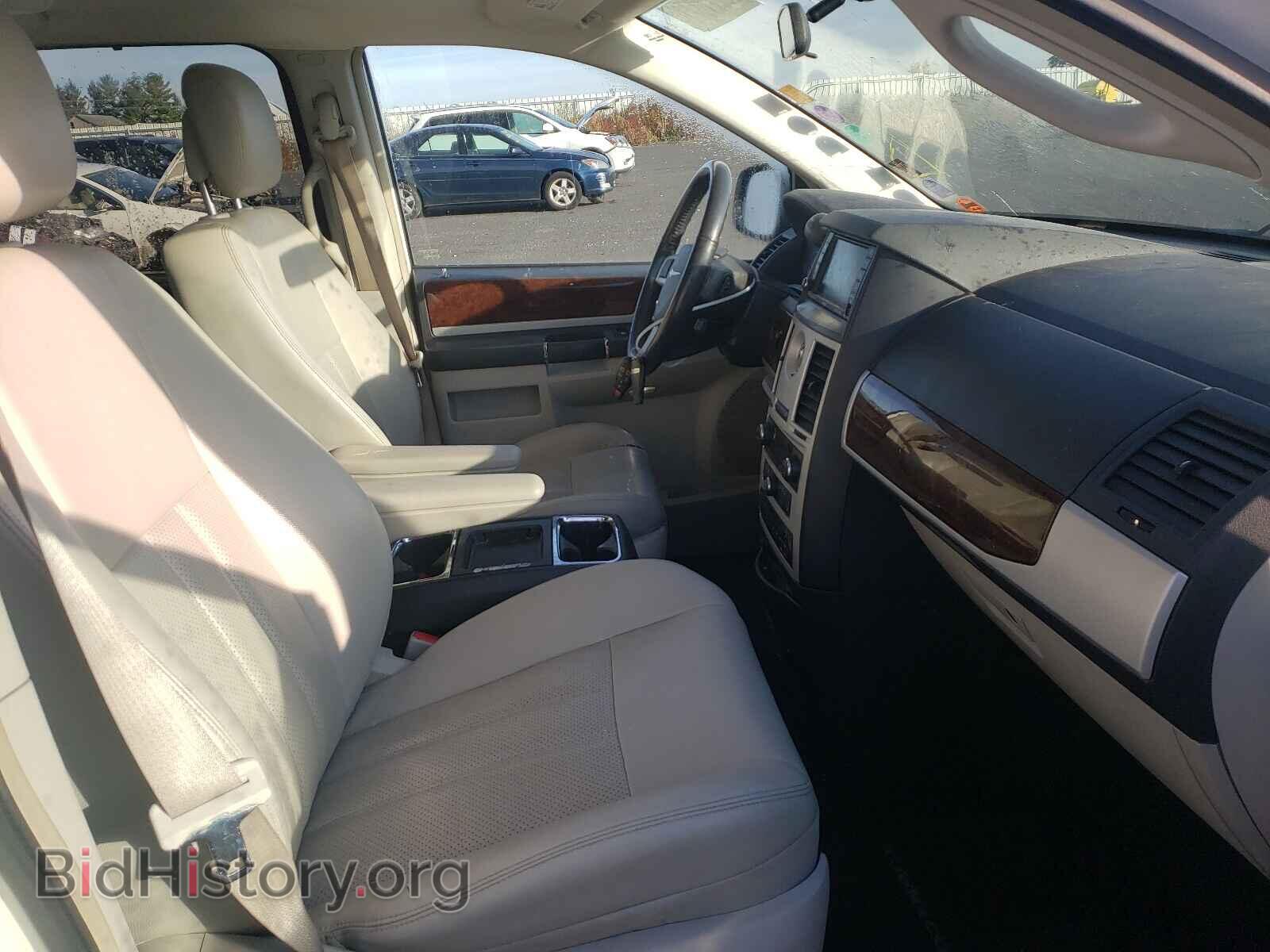 2010 CHRYSLER MINIVAN - VIN: 2A4RR8D13AR495732 - Photo 5