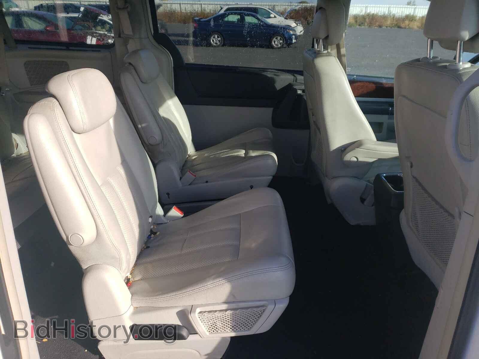 2010 CHRYSLER MINIVAN - VIN: 2A4RR8D13AR495732 - Photo 6