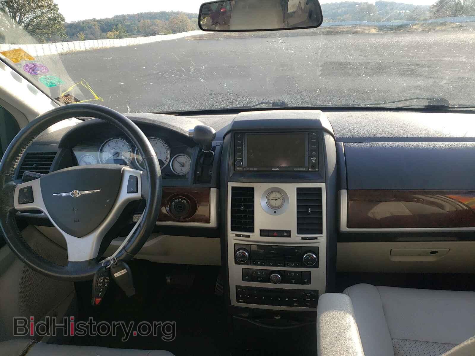 2010 CHRYSLER MINIVAN - VIN: 2A4RR8D13AR495732 - Photo 9