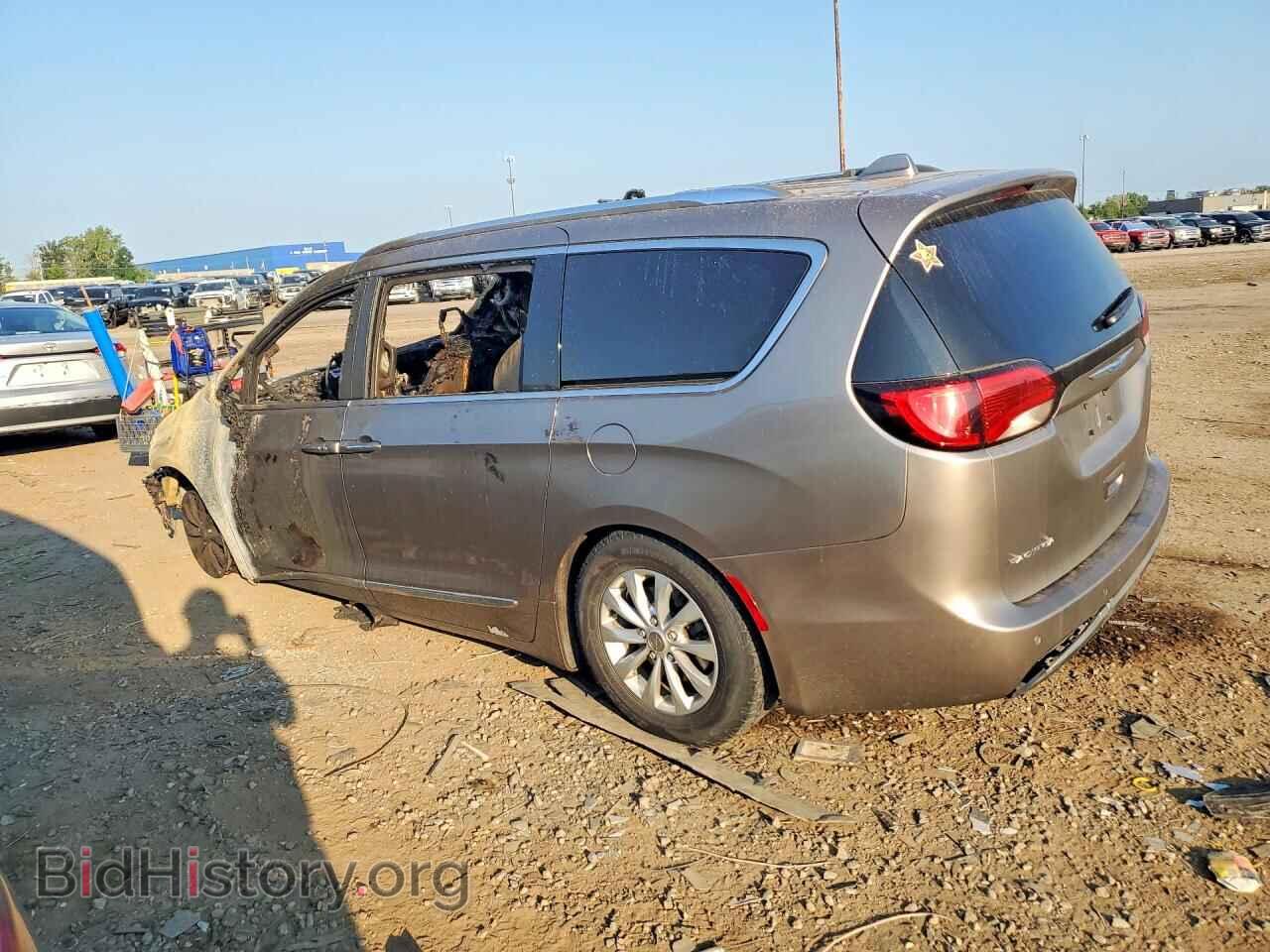 2018 CHRYSLER PACIFICA - VIN: 2C4RC1EG8JR187067 - Фото 2