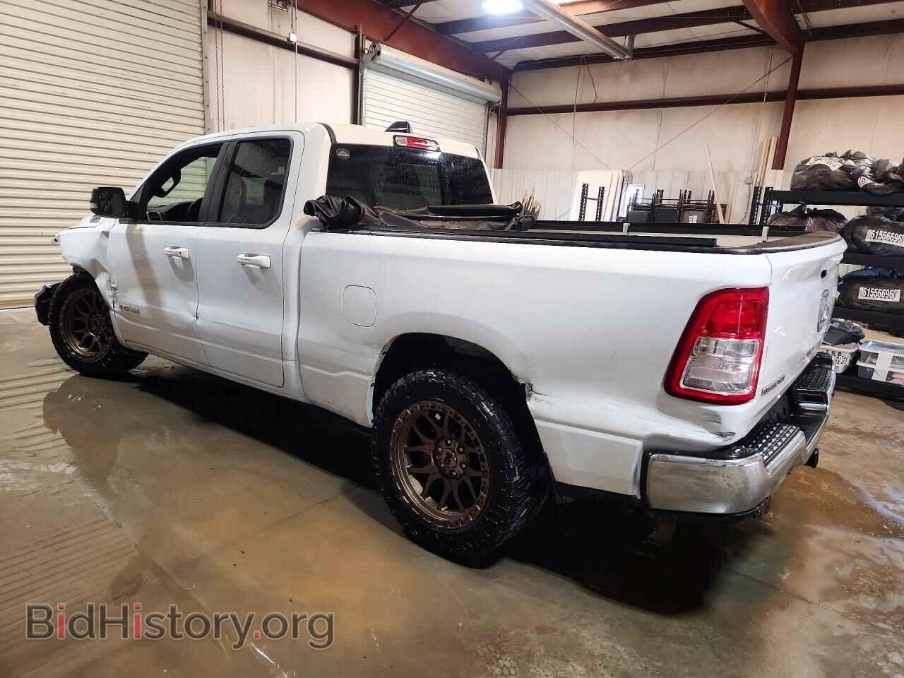 2021 RAM 1500 - VIN: 1C6SRFBT8MN692159 - Фото 2