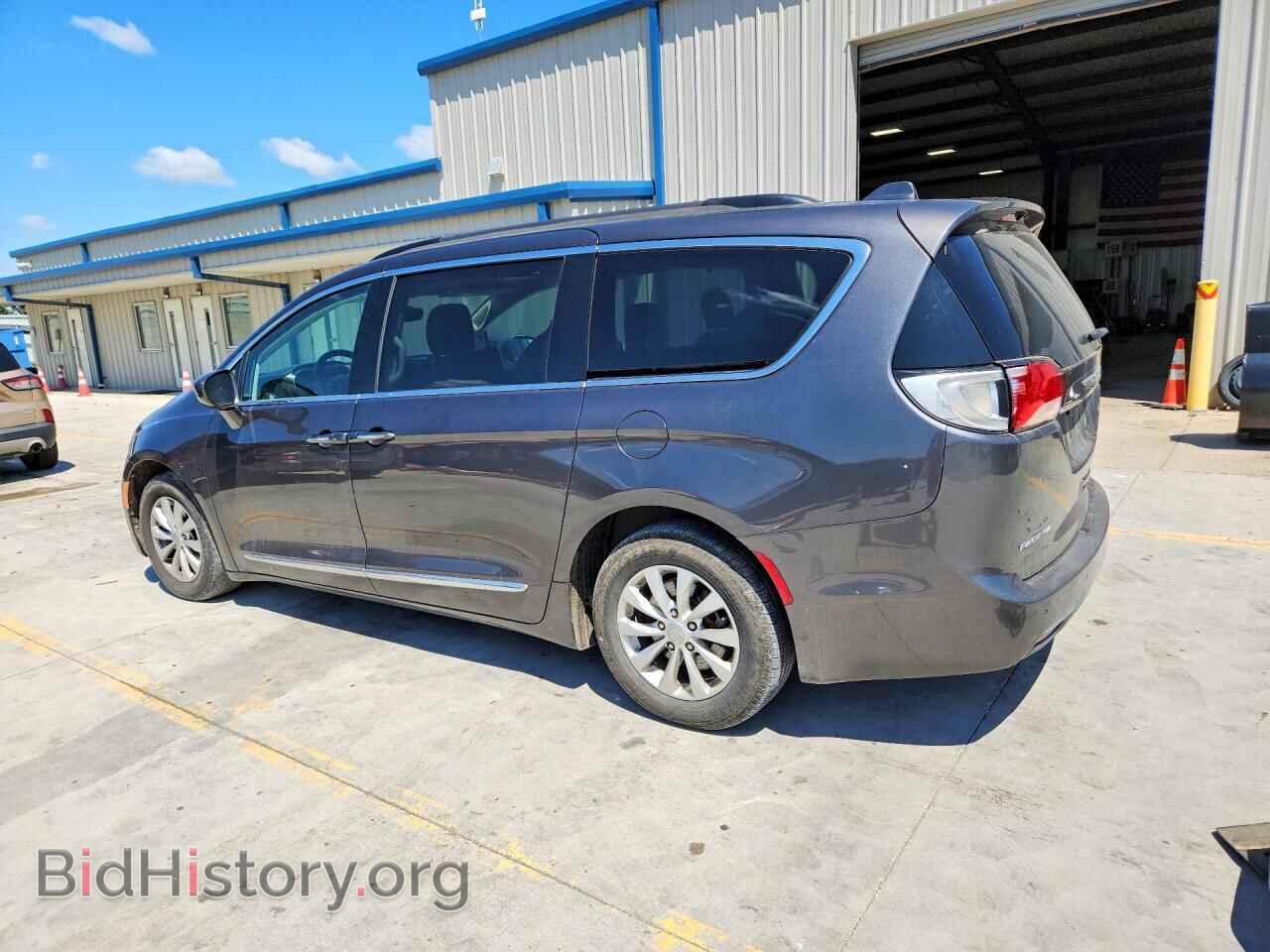 2017 CHRYSLER PACIFICA - VIN: 2C4RC1BG8HR795329 - Фото 2