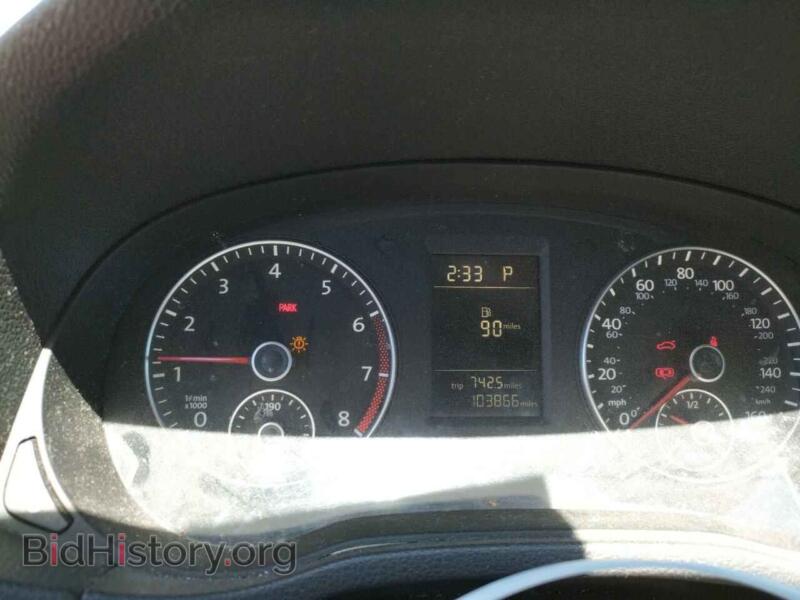 2015 Volkswagen PASSAT (VIN 1VWAT7A34FC078573) — photo 9 of 12