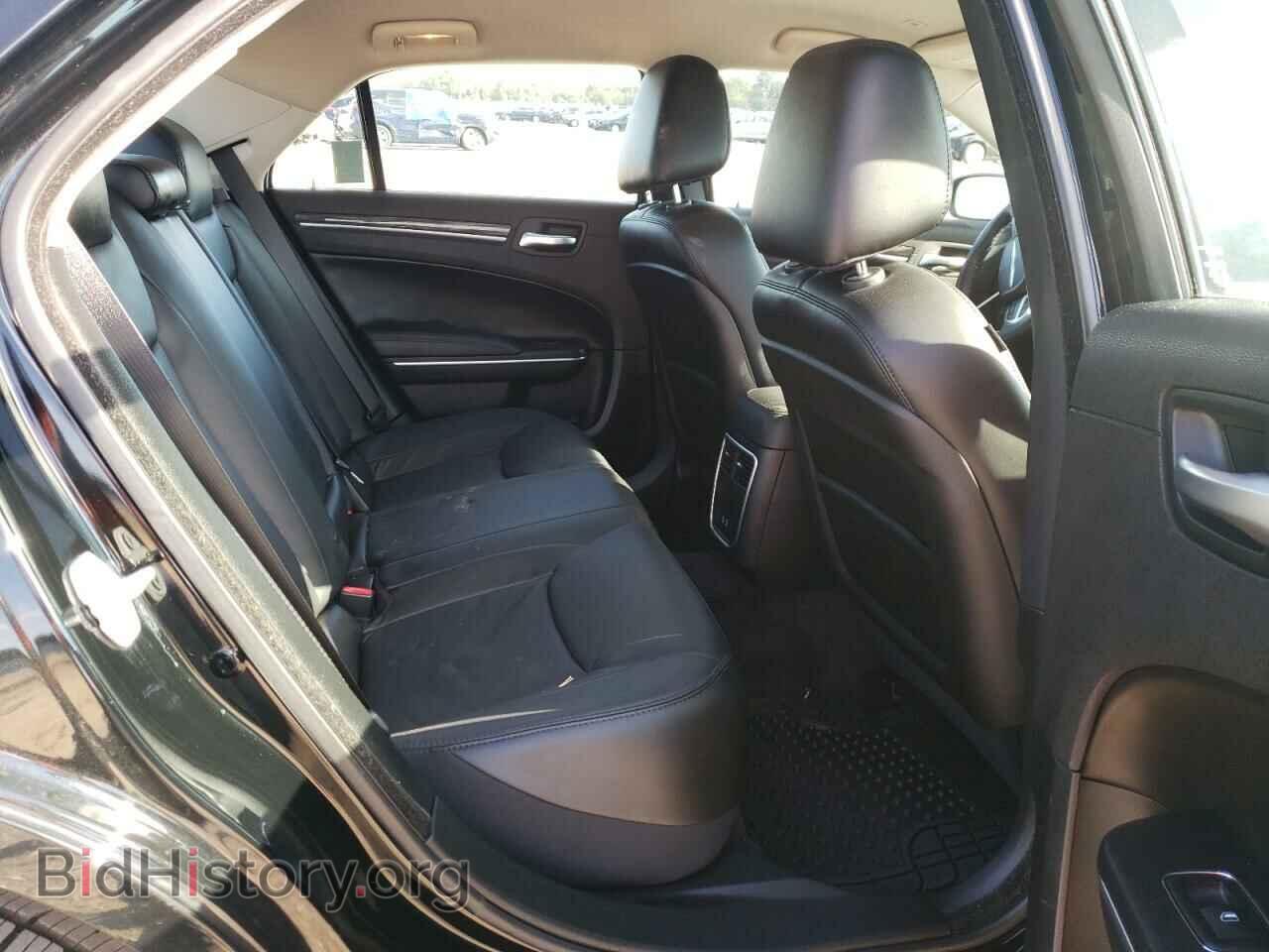 2017 CHRYSLER 300 - VIN: 2C3CCAAGXHH647510 - Фото 6