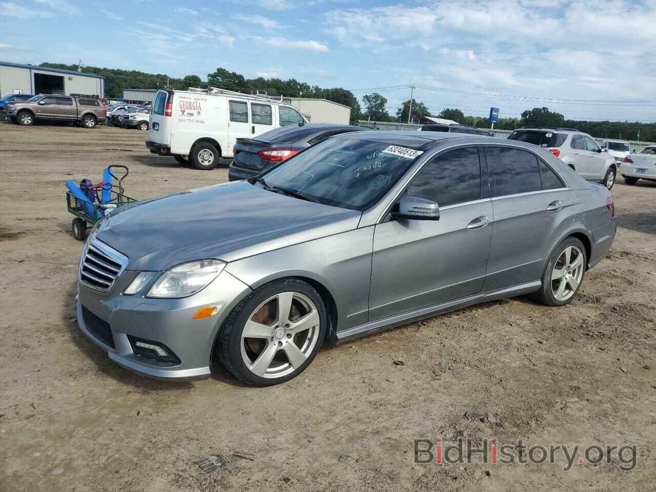 Photo WDDHF5GB3BA353485 - MERCEDES-BENZ E-CLASS 2011