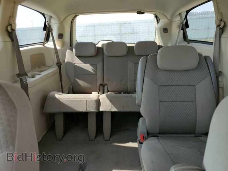 2010 Chrysler MINIVAN (VIN 2A4RR5D17AR109103) — photo 10 of 14