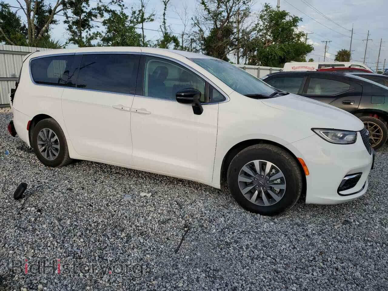 2024 CHRYSLER PACIFICA - VIN: 2C4RC1S71RR127289 - Фото 4