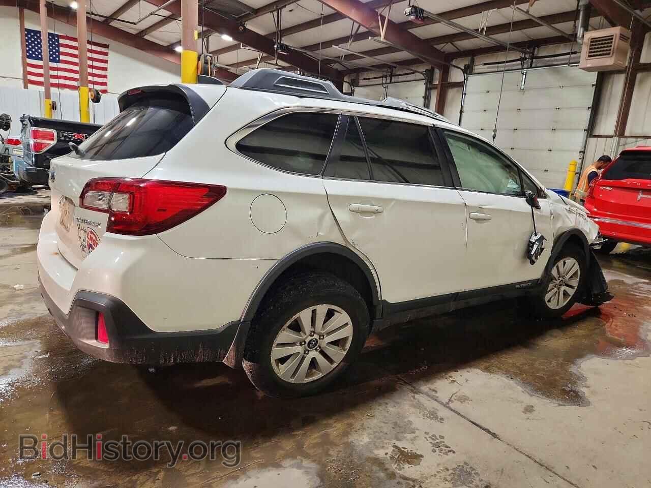 2018 SUBARU OUTBACK - VIN: 4S4BSACC0J3355146 - Фото 3
