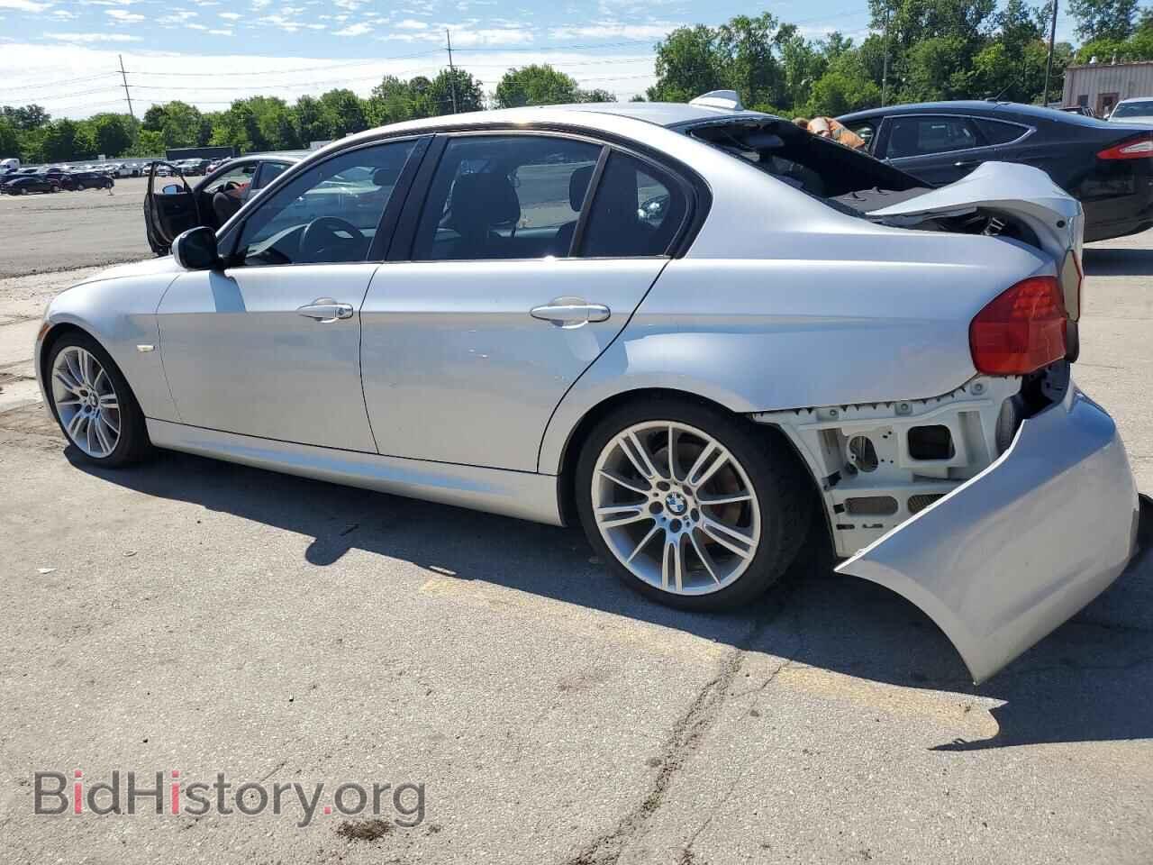 2011 BMW 3 SERIES - VIN: WBAPH7C58BA171256 - Фото 2