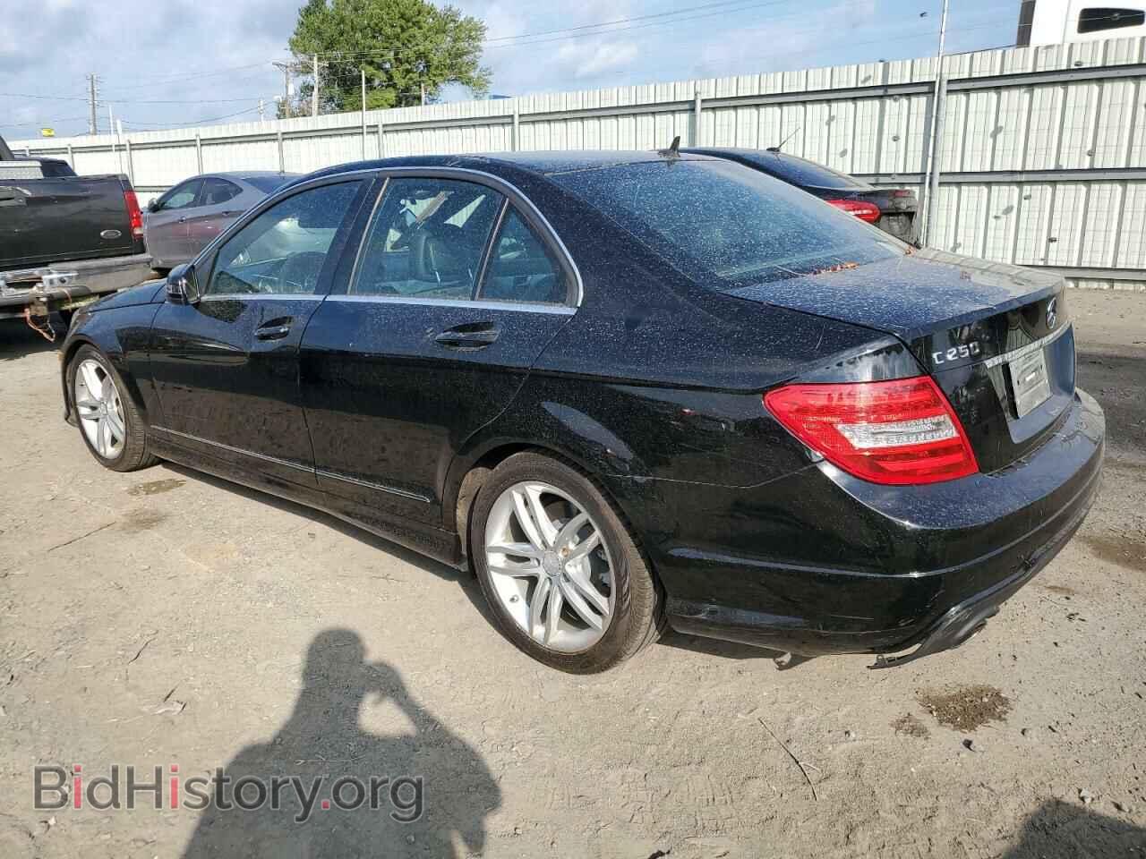 2013 MERCEDES-BENZ C-CLASS - VIN: WDDGF4HB3DA792726 - Фото 2