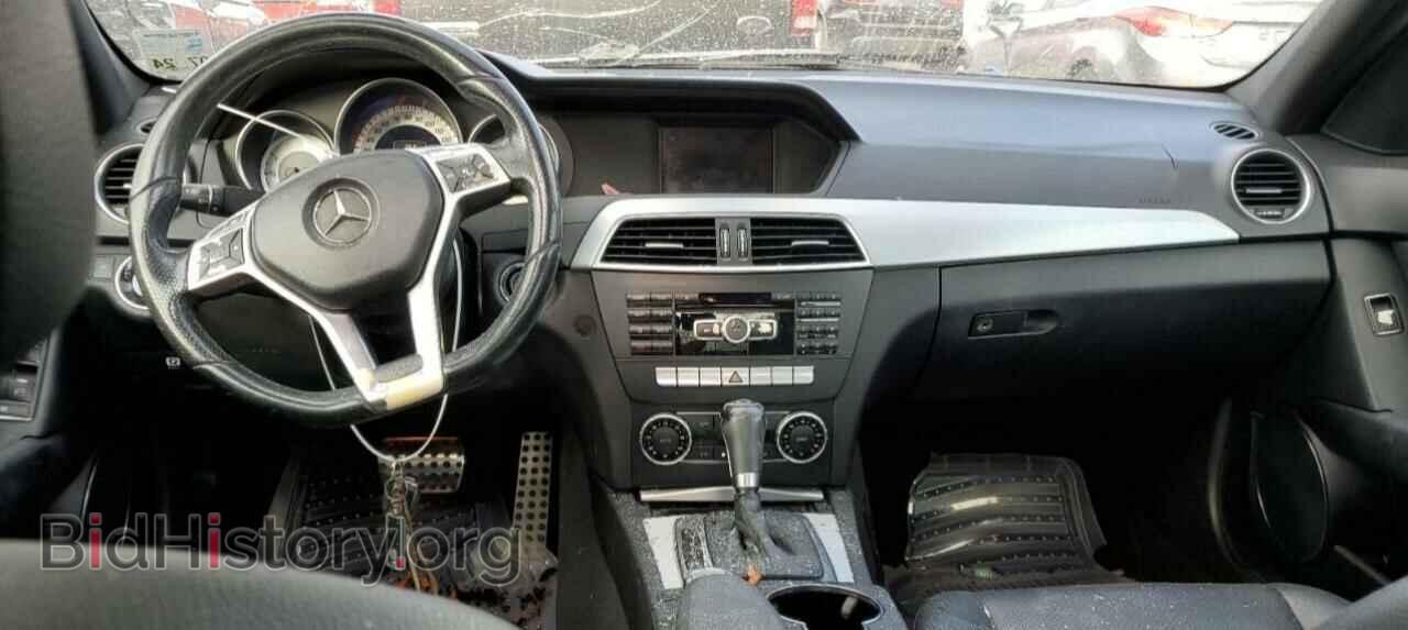 2013 MERCEDES-BENZ C-CLASS - VIN: WDDGF4HB3DA792726 - Фото 8