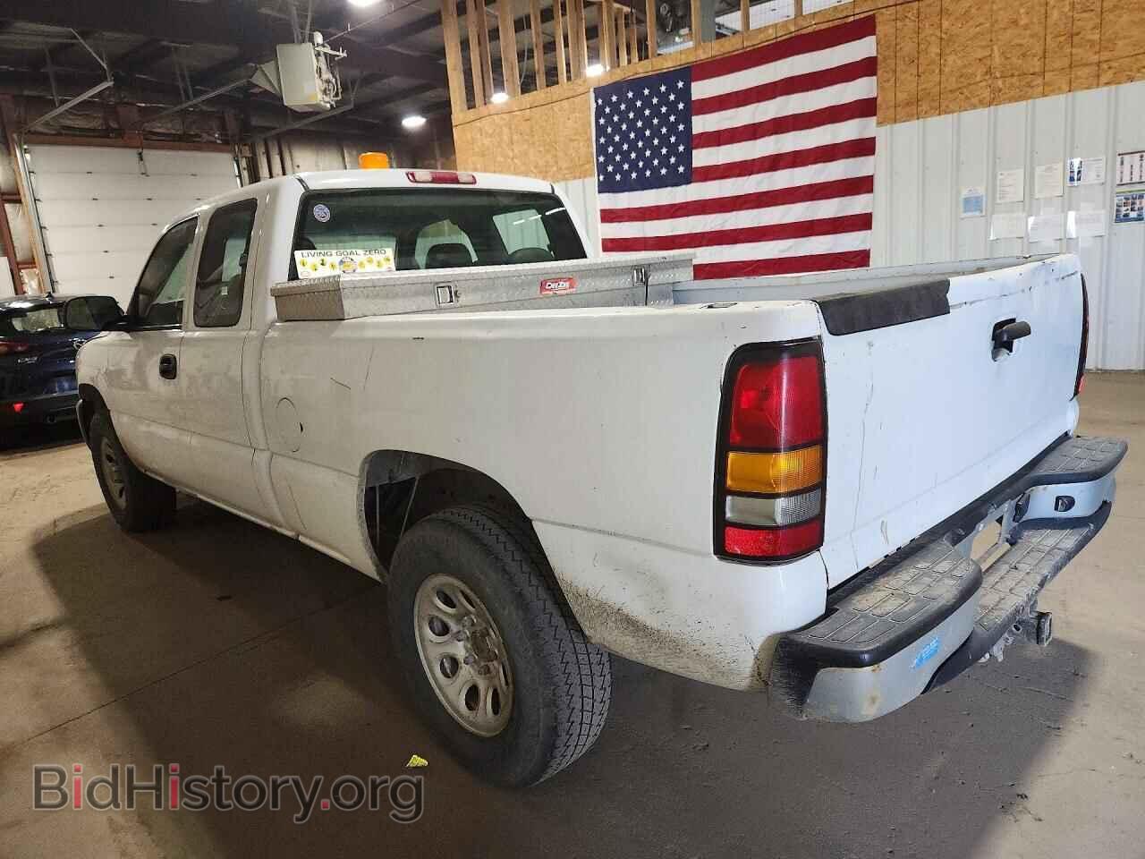2006 GMC SIERRA - VIN: 2GTEK19V061102206 - Фото 2