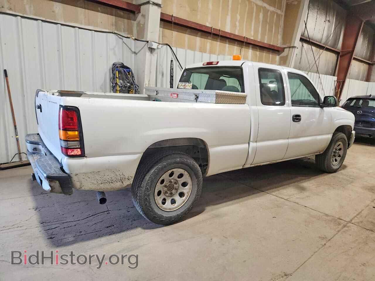 2006 GMC SIERRA - VIN: 2GTEK19V061102206 - Фото 3