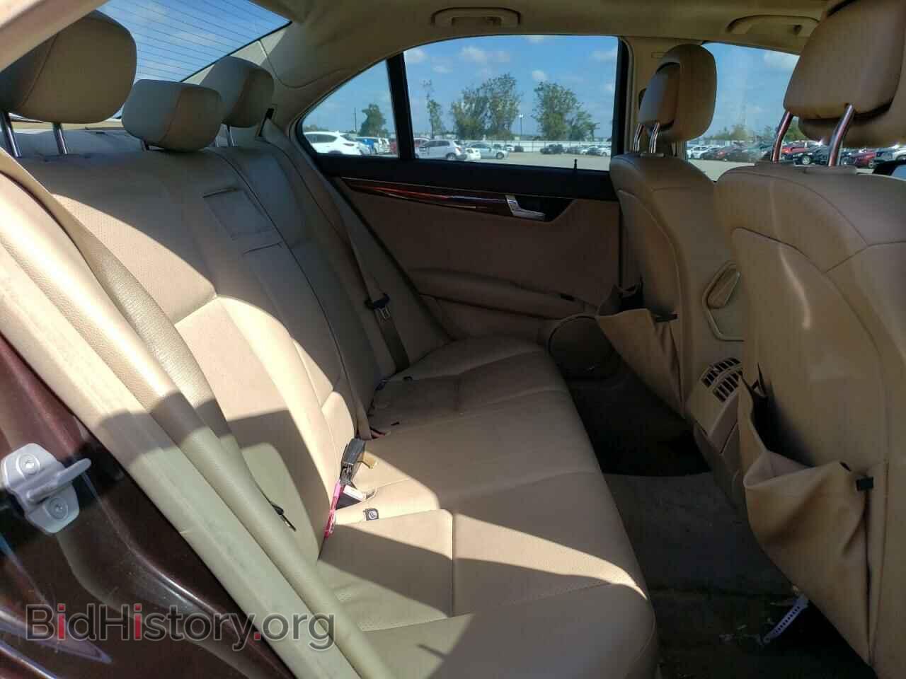 2011 MERCEDES-BENZ C-CLASS - VIN: WDDGF5EB4BR137645 - Фото 6