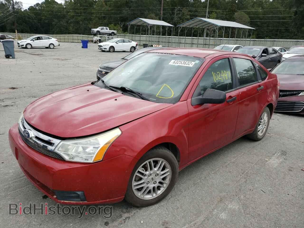 2011 FORD FOCUS - VIN: 1FAHP3FN2BW123632 - Photo 2