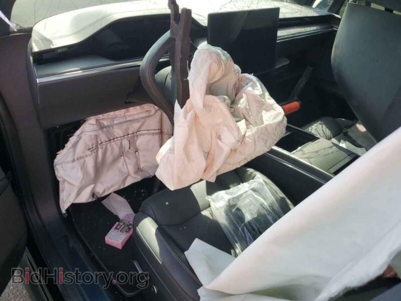 2024 Tesla MODEL X (VIN 7SAXCBE67RF444346) — фото 8 из 13