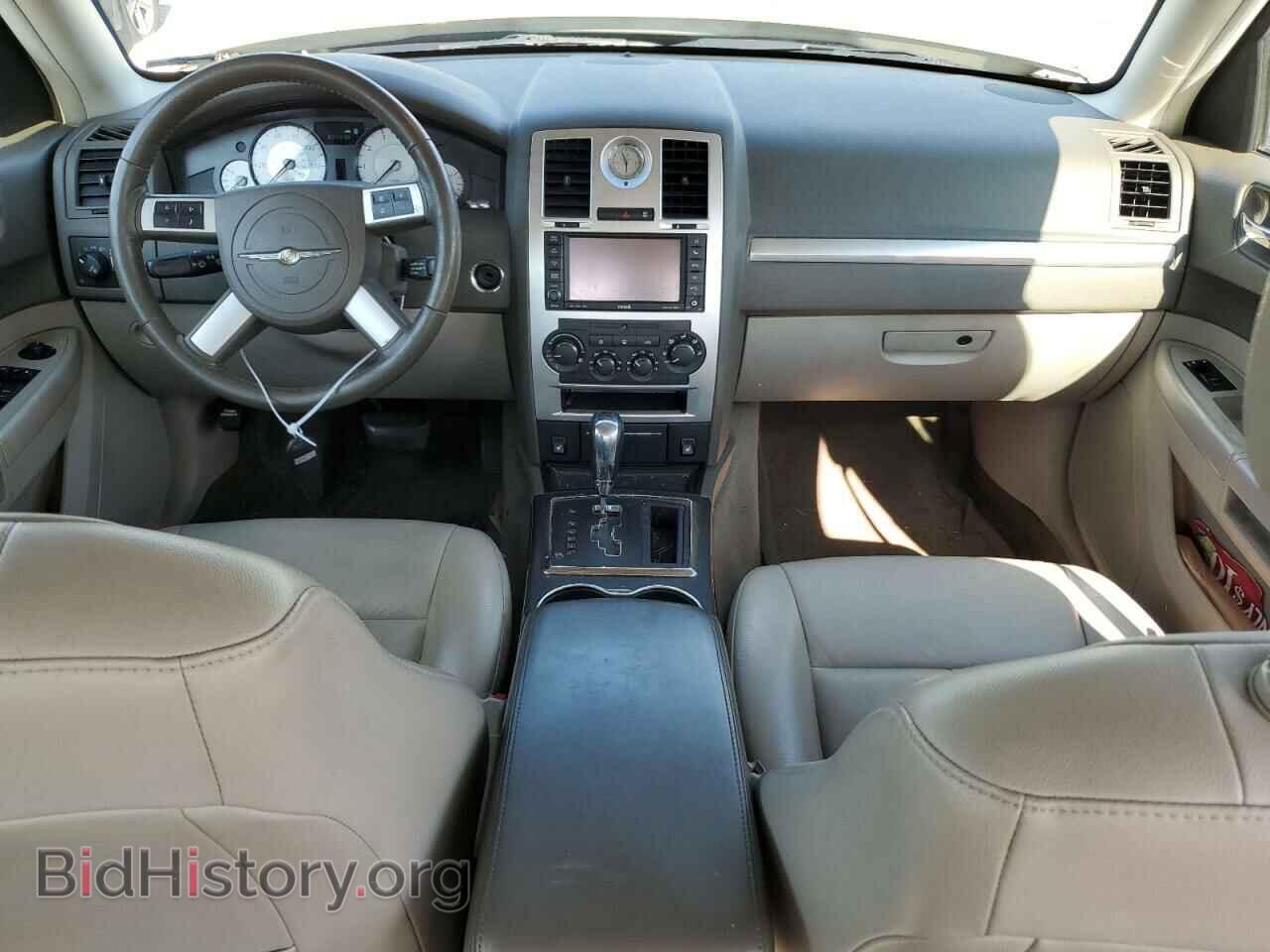 2010 CHRYSLER 300 - VIN: 2C3CA5CV4AH132372 - Фото 8