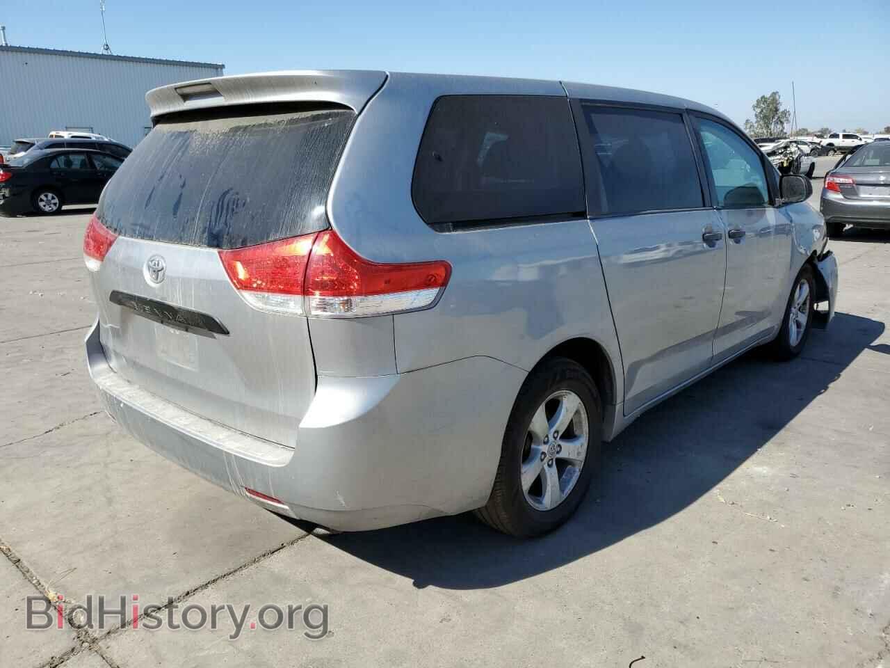 2012 TOYOTA SIENNA - VIN: 5TDKA3DC7CS011641 - Фото 4