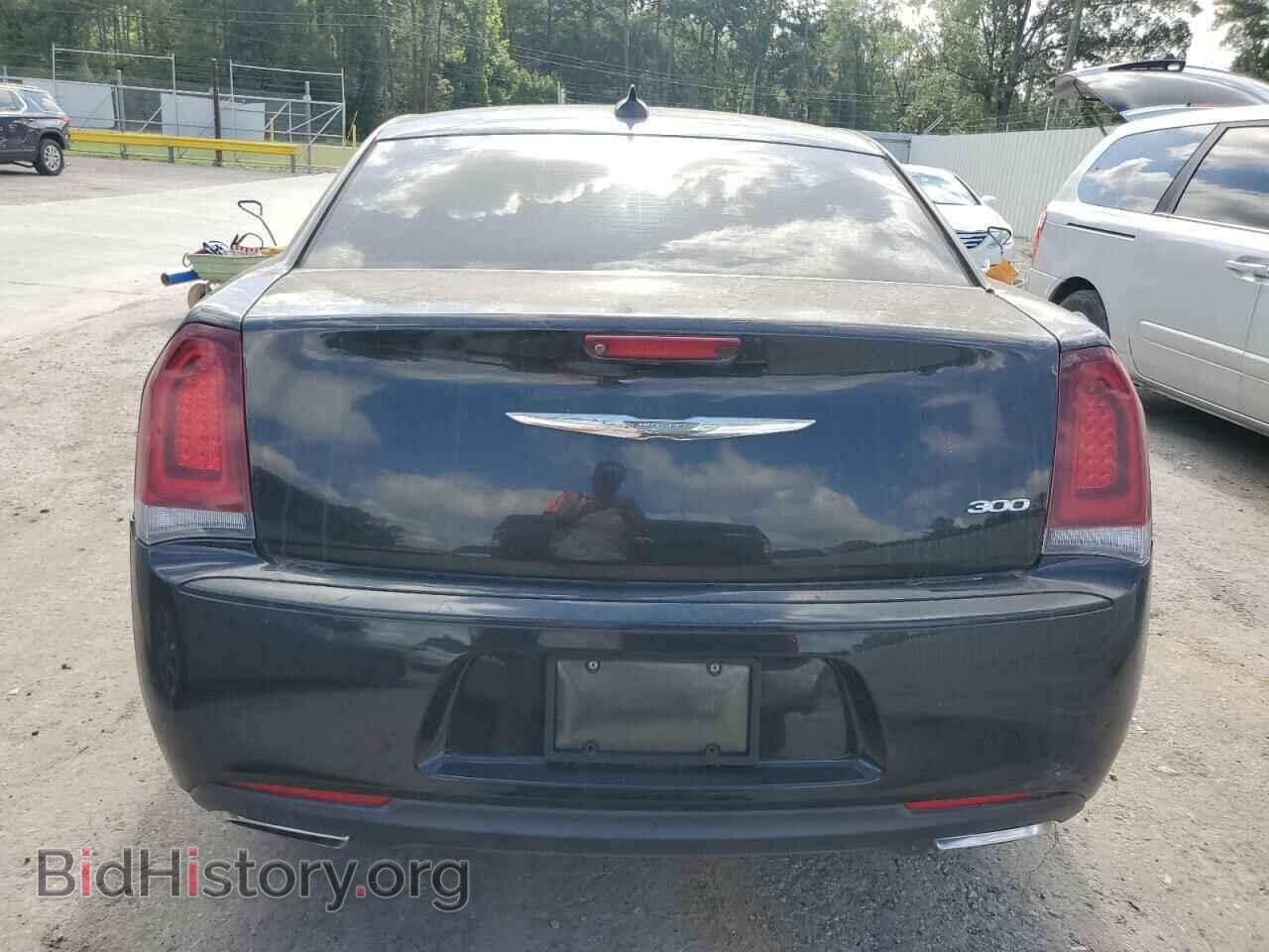 2019 CHRYSLER 300 - VIN: 2C3CCAAG3KH636971 - Фото 6
