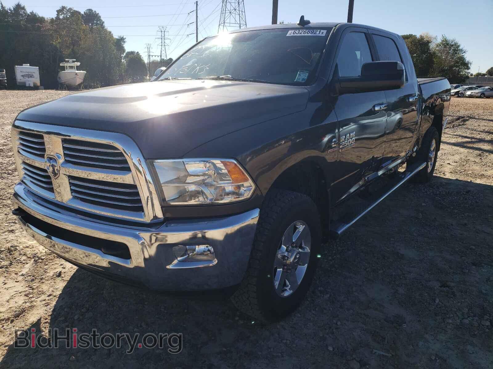 2015 RAM 2500 - VIN: 3C6UR5ML2FG643275 - Photo 2
