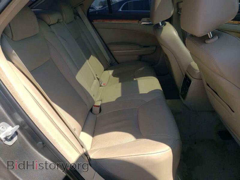 2012 Chrysler 300 (VIN 2C3CCAET8CH246134) — фото 10 из 12