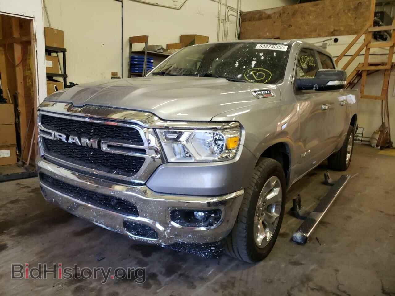 2020 RAM 1500 - VIN: 1C6SRFFM9LN269608 - Фото 2