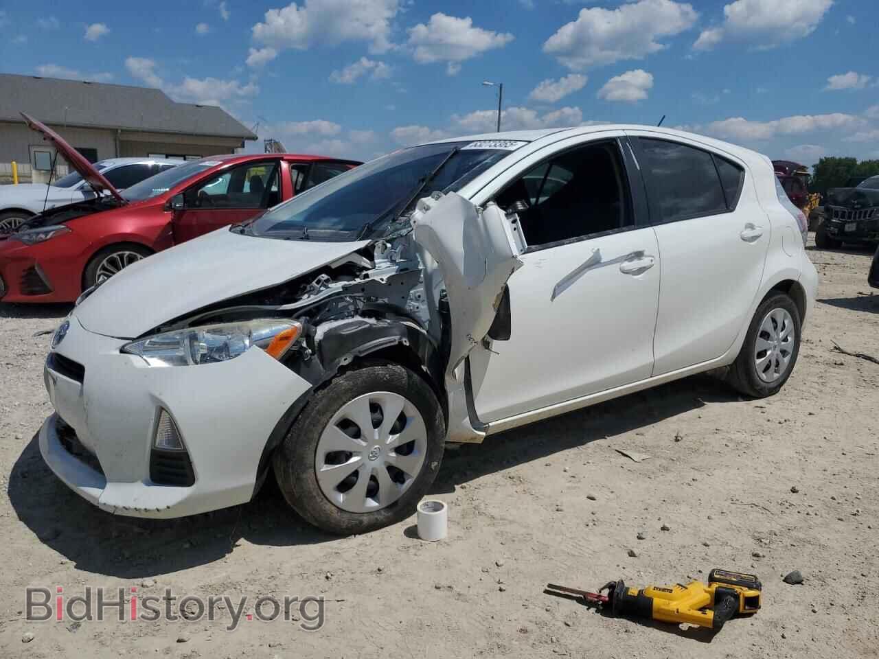 Фотография JTDKDTB33E1575314 - TOYOTA PRIUS 2014