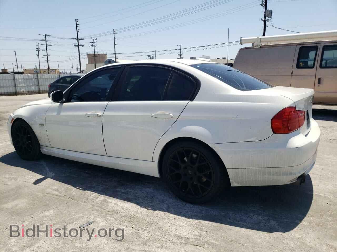 2009 BMW 3 SERIES - VIN: WBAPH57539NL80129 - Фото 2