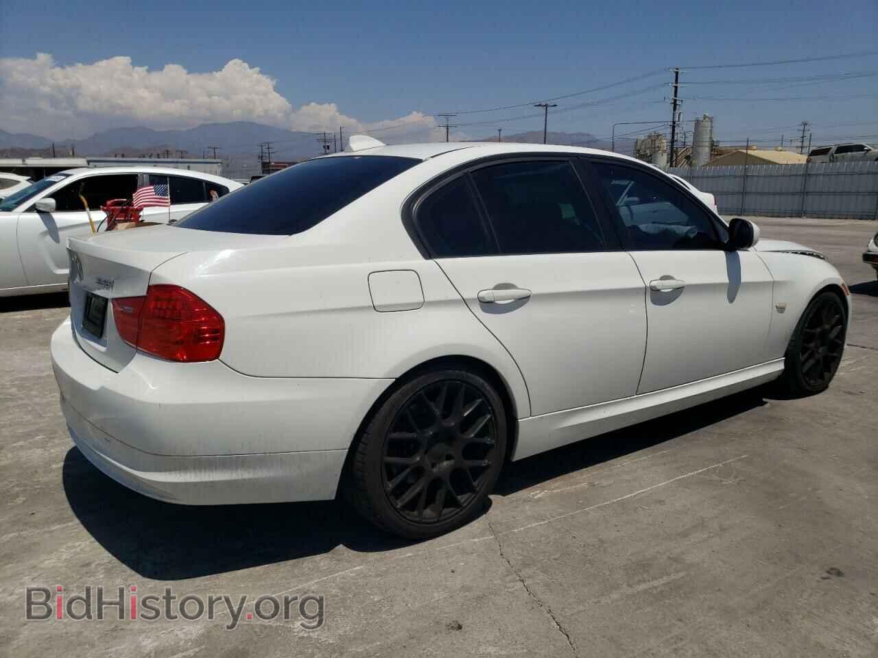 2009 BMW 3 SERIES - VIN: WBAPH57539NL80129 - Фото 3