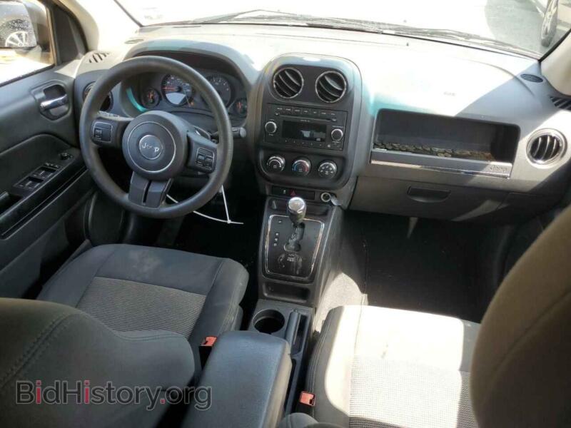 2011 Jeep COMPASS (VIN 1J4NT1FB0BD224791) — photo 8 of 13