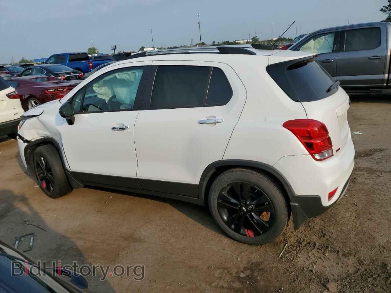 2018 CHEVROLET TRAX - VIN: 3GNCJLSB7JL334323 - Фото 2