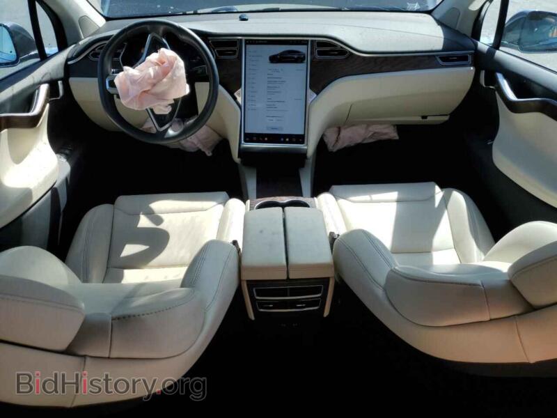2018 Tesla MODEL X (VIN 5YJXCDE20JF087067) — photo 8 of 13