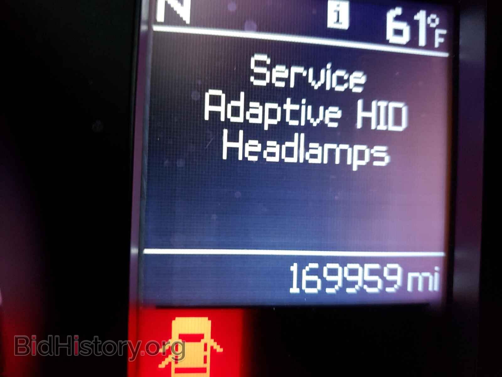 2011 CHRYSLER 300 - VIN: 2C3CA6CT0BH522178 - Фото 8