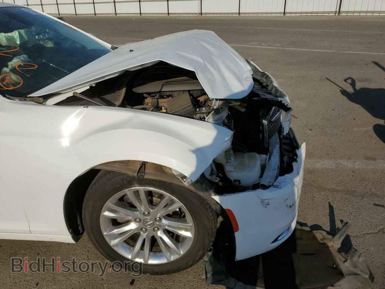 2017 CHRYSLER 300 - VIN: 2C3CCAAG3HH511932 - Фото 9