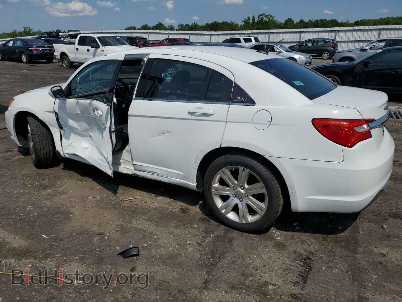 2013 CHRYSLER 200 - VIN: 1C3CCBBB1DN597865 - Photo 2