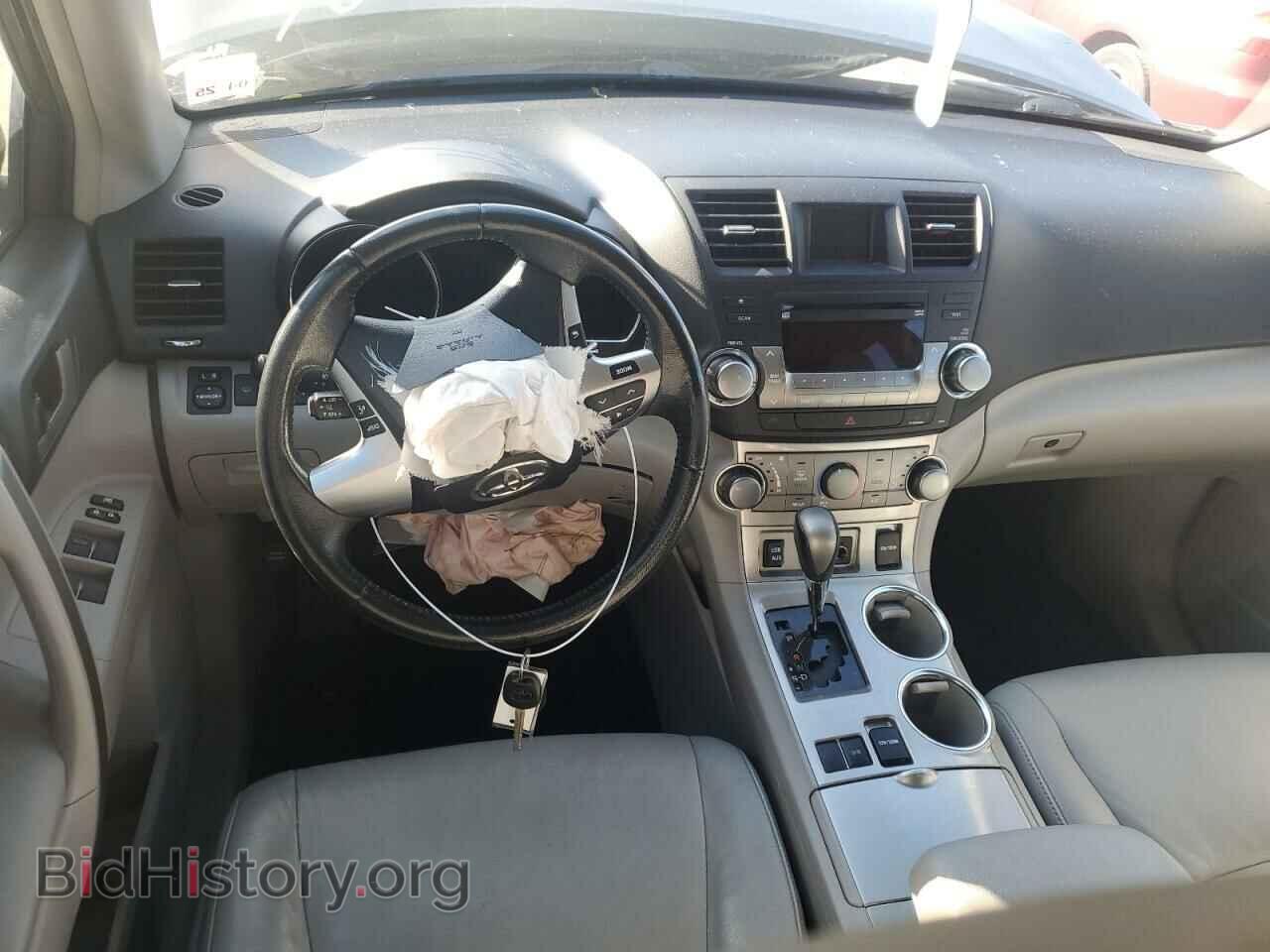 2011 TOYOTA HIGHLANDER - VIN: 5TDZK3EH8BS049125 - Фото 8